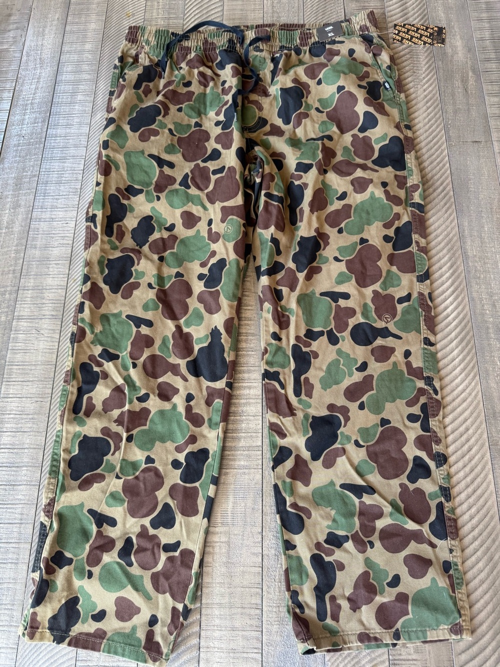 Vans Duck Camo Pants Men's Size XL (NWT)